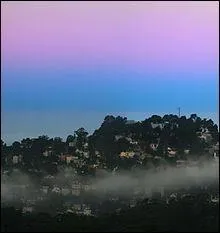 Zone rosée apparaissant au crépuscule ou à l'aube par temps clair, et séparant ce qui reste de ciel bleu de la partie entrée dans la nuit :