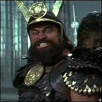 Dans Flash Gordon, Med Hondo prête sa voix à ce personnage interprété par Brian Blessed. Quel est le nom de ce personnage ?