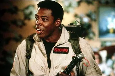 Dans ce film, Med Hondo prête sa voix à l'acteur Ernie Hudson, qui joue le rôle de Winston Zeddemore, il s'agit du film....