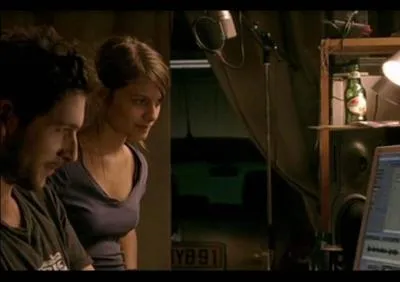 Dans 'Je vais bien ne t'en fais pas', quel est le titre et l'interpr&egrave;te original de la chanson que Lo&iuml;c a chant&eacute; pour sa s�ur ?