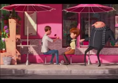 Dans 'Moi, moche et m&eacute;chant 2', le lendemain d'une soir&eacute;e o&ugrave; il a crois&eacute; Lucy, Gru est vraiment tr&egrave;s heureux, quelle chanson peut-on entendre lorsqu'il se rend sur son lieu de travail ?