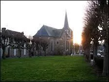 Commune du Ponthieu, dans l'arrondissement d'Abbeville, Domqueur se situe en région ...