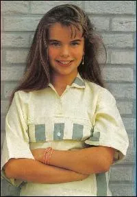 En quelle année la chanteuse Melody a-t-elle rencontré le succès avec sa chanson "Y'a pas que les grands qui rêvent" ?