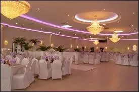 On ne dit plus ''une salle des fêtes'' mais...