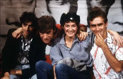 Dans le titre de l'une de leurs chanson, le groupe Téléphone nous dit que : " C'est trop". De quoi s'agit-il ?