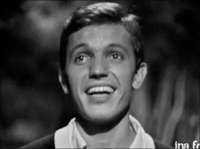 Trouvez l'interprète de ces paroles : " Biche, oh, ma biche, lorsque tu soulignes au crayon noir tes jolis yeux. Biche, oh, ma biche, moi je m'imagine que ce sont deux papillons bleus".