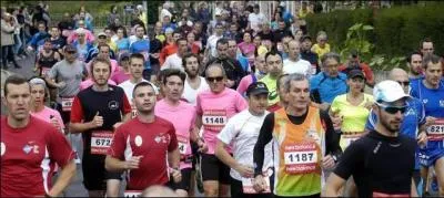 La course de Vouneuil-sous-Biard a battu son record de participants le week-end dernier. Combien de coureurs et coureuses étaient-ils ?