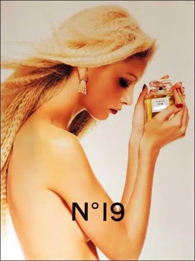 N&deg; 19, parfum cr&eacute;e par Henri Robert, a &eacute;t&eacute; d&eacute;voil&eacute; au public le 19 ao&ucirc;t 1970. Le num&eacute;ro 19 a &eacute;t&eacute; choisi pour comm&eacute;morer un anniversaire. Lequel ?