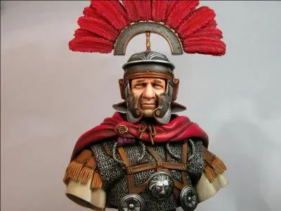 Voici l'ennemi jur&eacute; des Gaulois, comme vous pouvez le constater, la mode &eacute;tait aux plumes, comment s'appelait le casque du centurion romain ?