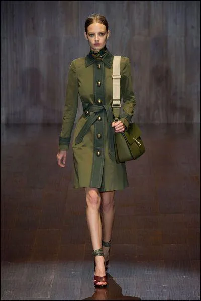 Gucci pr&eacute;f&egrave;re cette couleur. C'est...