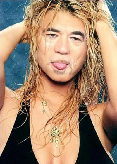 J'achète pour 2874 euros, les lunettes de Michel Polnareff lors de la vente aux enchères.