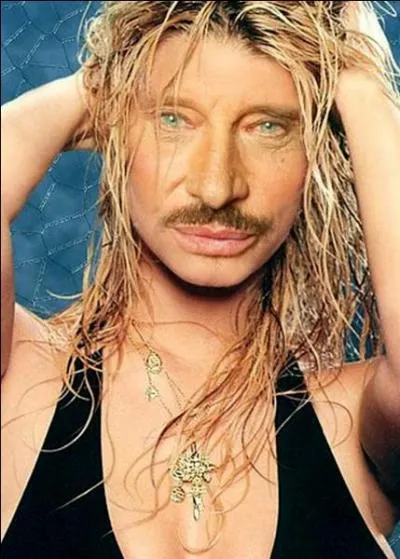 Quoi ma gueule ? Qu'est-ce qu'elle a ma gueule ? Sont les paroles de l'une de mes chansons.