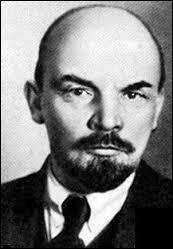 Quel est cet homme, de son vrai nom Oulianov, qui organisa la Révolution d'Octobre ?