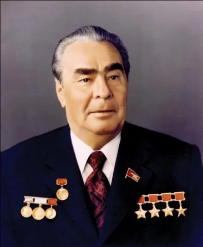 Quel dictateur gouverna l'URSS pendant la période de stagnation dans les années 1970 ?