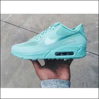 J'adore courir ! J'adorerais avoir de très grosses semelles.