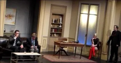 Qui se fait passer pour mort aux yeux du banquier ?