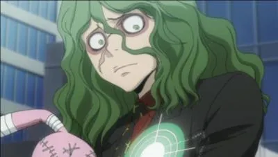 Je suis la Couronne Funéraire du Soleil et mon ouverture sanglante me fait ressembler à un homme-lézard. Je suis :