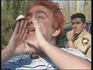 Dans l'émission de la question N°13, il y a une parodie de Flipper, le dauphin. L'animal héros de cette parodie se nomme Flipere, de quel animal s'agit-il ?