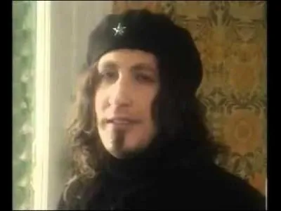 Ma pub préférée, pour les yaourts "Rien à Branler". En quoi s'est déguisé Alain pour faire cette pub ?