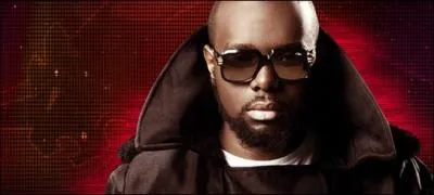 Ce chanteur est né le 12 avril 1984.