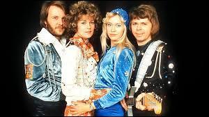 En quelle année le groupe ABBA remporte-t-il l'Eurovision grâce à leur chanson "Waterloo" ?