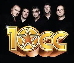 De quel pays le groupe 10cc ayant connu le succès avec la chanson "I'm Not in Love" en 1975 est-il originaire ?