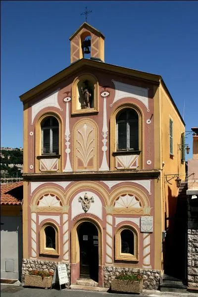 Quel écrivain a décoré la chapelle Saint-Pierre à Villefranche-sur-Mer ?