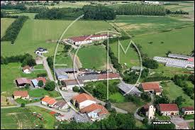 Petit village lorrain de 71 habitants, dans le Lunévillois, Buriville se situe dans le département ...