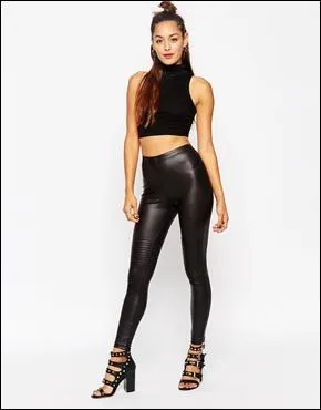 Aujourd'hui : pantalon moulant sportif mixte qui va de la taille aux chevilles, comment s'appelle-t-il ?