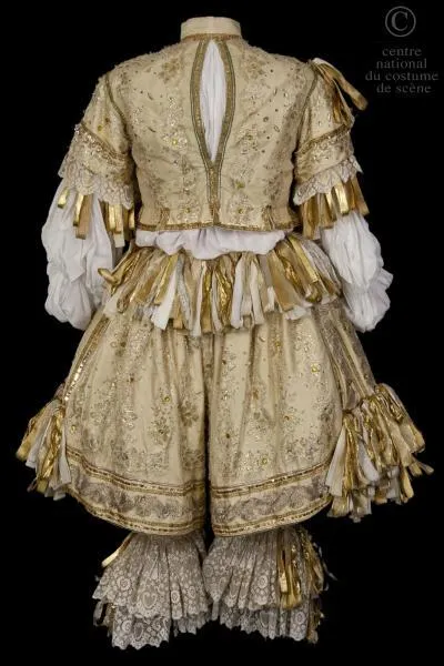 XVIIe siècle : quel est le nom de cette jupe-culotte portée sur les hanches et s'évasant vers le bas ?