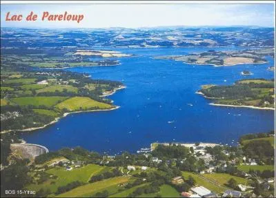 Le lac de Pareloup est une retenue artificielle de 1 290 hectares environ. Il s'étend à 805 m d'altitude dans le département de l'Aveyron ; dans quelle région administrative (avant les changements prévus en 2016) ?