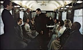 Dans "Le Crime de l'Orient-Express" d'Agatha Christie, quel homme est tué dans un train en pleine nuit ?