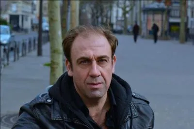 Quel personnage a joué le lieutenant de perquisition ?