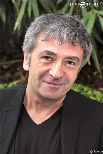 Par quelle lettre commence la partie du corps humain que cette image suggère ?