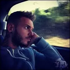 A qui a-t-il dédié la chanson "Comme un soldat" ?