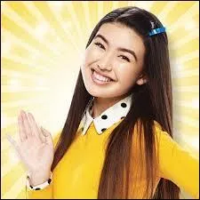 Comment s'appelle cette fille très bonne à l'école et d'ailleurs en tout ?