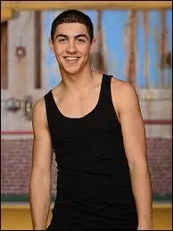 Qui est cet autre personnage ?