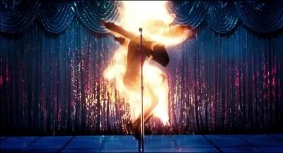 "Can't Feel My Face" de The Weeknd est la chanson représentée sur cette photographie.