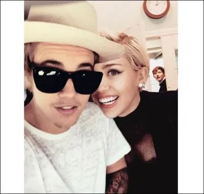 Un de ces acteurs a vécu son premier baiser avec Miley Cyrus, lequel ?