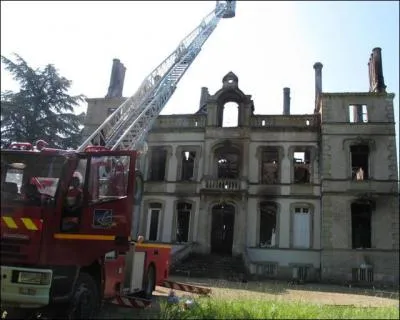 Pourquoi l'incendiaire a-t-il mis le feu au château de Pindray ?