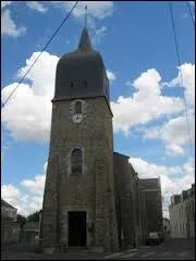 Voici l'&eacute;glise Saint-Pierre-et-Saint-Paul, &agrave; G&eacute;n&eacute;. Village Angevin, dans le Segr&eacute;en, il se situe en r&eacute;gion ...