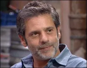 A qui Sacha se confie-t il ?