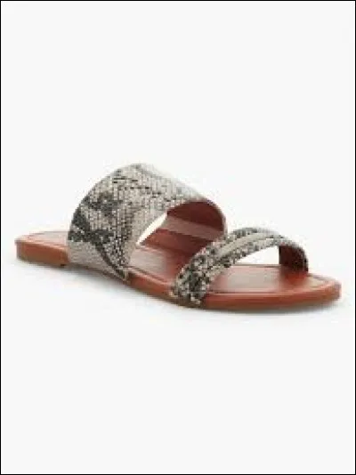 "Je travaille au Chat Botté dans le centre ville. Je vends l'hiver et l'été des mules en reptile" c'est une chanson de/d'...