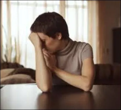 "Fidèle comme une ombre. Elle m'a suivi ça et là aux quatre coins du monde", c'est une chanson de/d'...