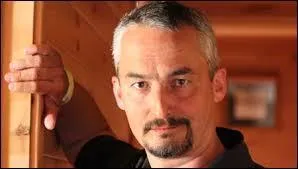 Ton écrivain favori est Gilles Legardinier. Lequel de ces livres fut écrit par cet homme ?