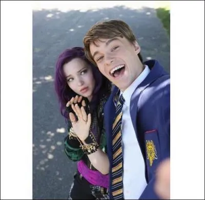 Que se passe-t-il à la fin entre Ben et la fille de Maléfique ?