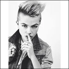 Quel est le titre de sa dernière chanson ?