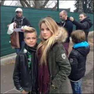 Comment s'appelle sa sur ?