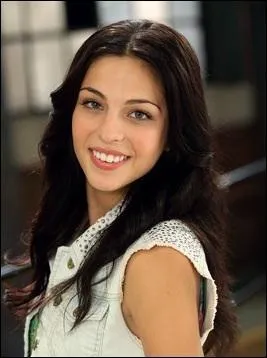 Qui est l'actrice qui joue Stephanie ?