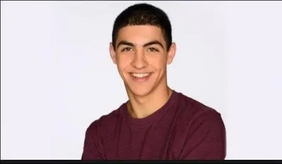 Qui est l'acteur qui joue James ?